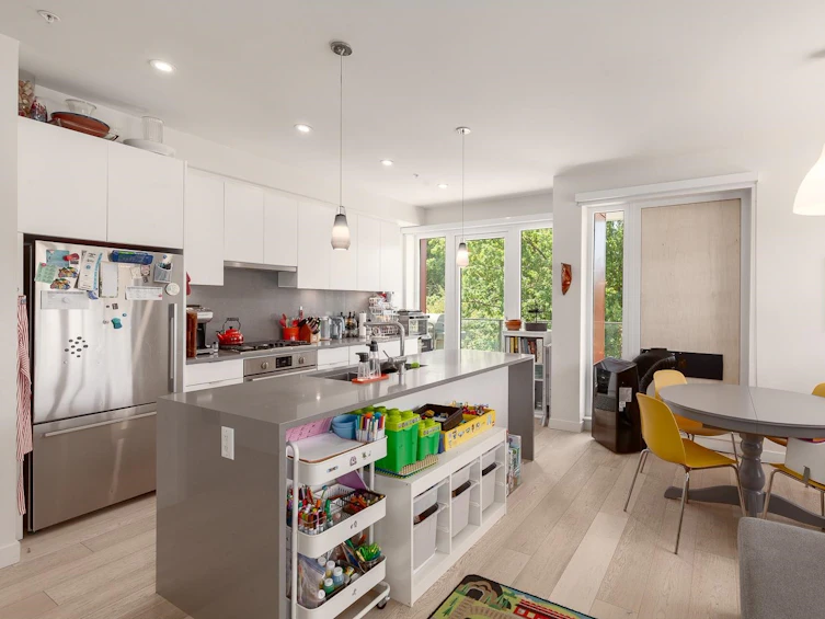 301-108 East 35th Avenue, Vancouver, BC, V5W 1A6 - 7
