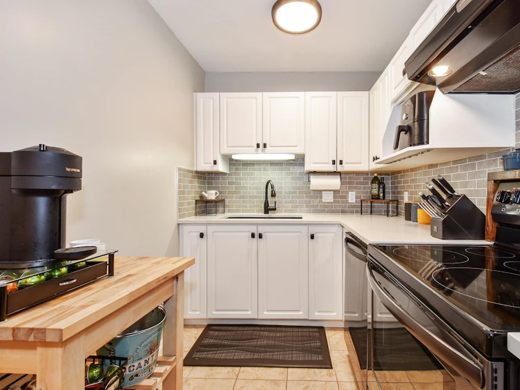 111-33668 King, Abbotsford, BC, V2S 7P9 - 7