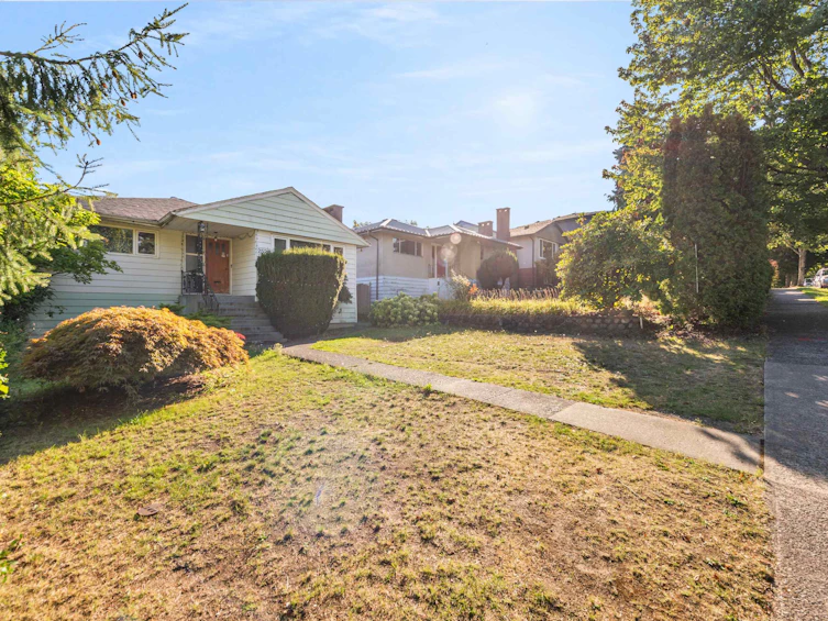 2528 E 29th Avenue, Vancouver, BC, V5R 1V1 - 2
