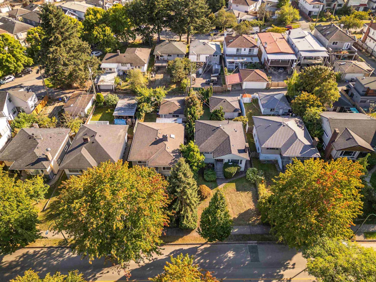 2528 E 29th Avenue, Vancouver, BC, V5R 1V1 - 15