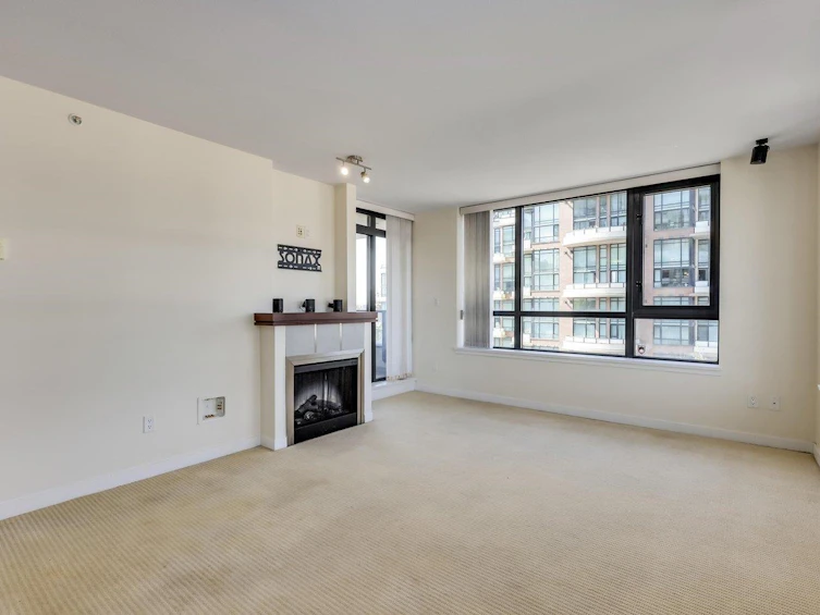 607-1 Renaissance Square, New Westminster, BC, V3M 0B6 - 7