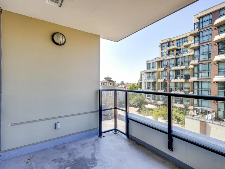 607-1 Renaissance Square, New Westminster, BC, V3M 0B6 - 20
