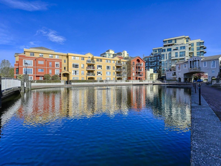 607-1 Renaissance Square, New Westminster, BC, V3M 0B6 - 25