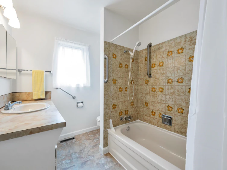 847 Gatensbury Street, Coquitlam, BC, V3J 5H6 - 16