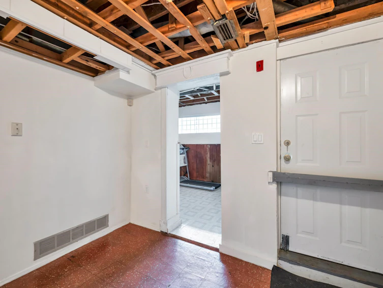 847 Gatensbury Street, Coquitlam, BC, V3J 5H6 - 25