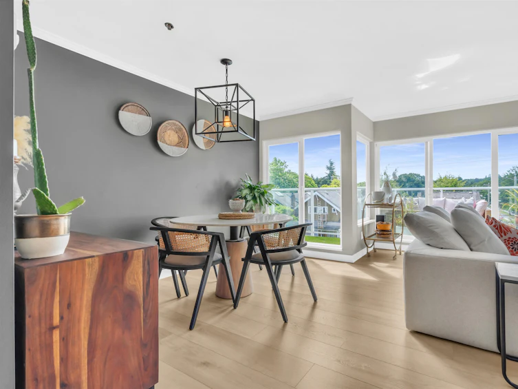 302-3280 West Broadway, Vancouver, BC, V6K 2H4 - 4