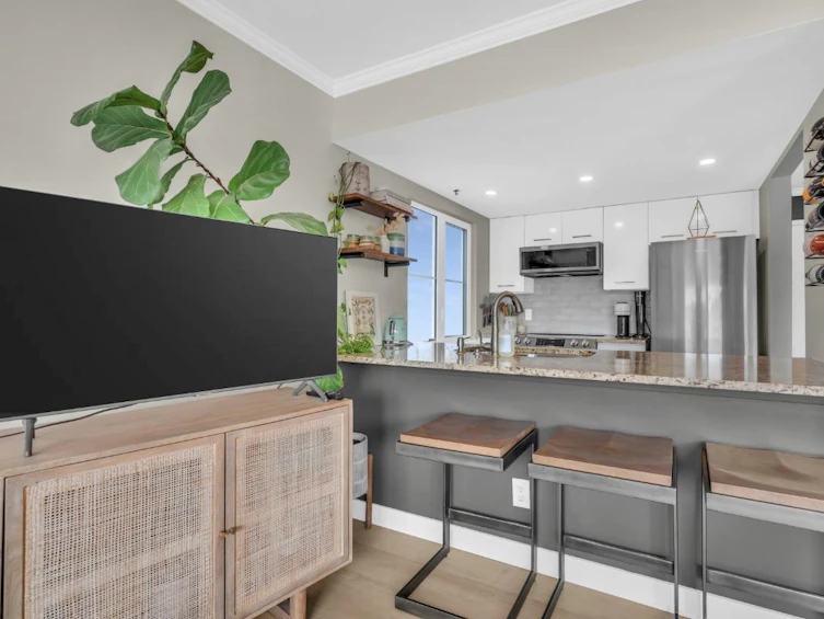 302-3280 West Broadway, Vancouver, BC, V6K 2H4 - 11