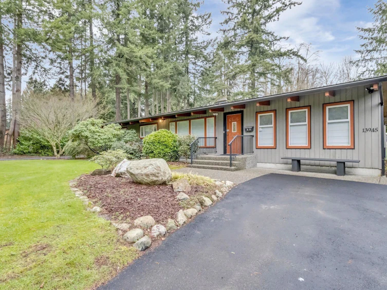 13945 56 Avenue, Surrey, BC, V3X 2Z9