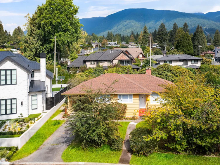 1030 Belmont Avenue, North Vancouver, BC, V7R 1K2