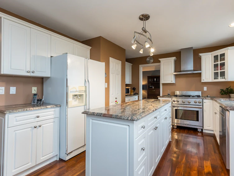 35692 Timberlane Drive, Abbotsford, BC, V3G 1L6 - 2