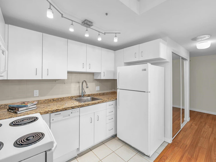 807-555 Jervis Street, Vancouver, BC, V6E 4N1 - 7