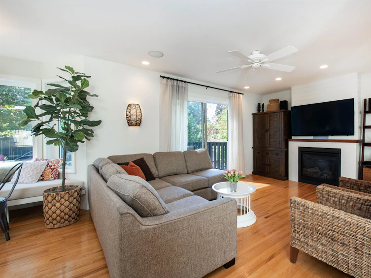 4318 Quinton Place, North Vancouver, BC, V7R 4A7 - 13