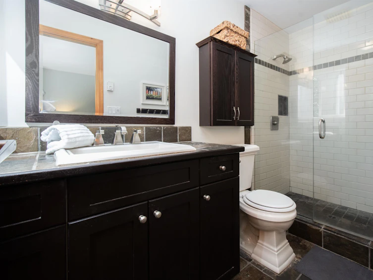 4318 Quinton Place, North Vancouver, BC, V7R 4A7 - 16