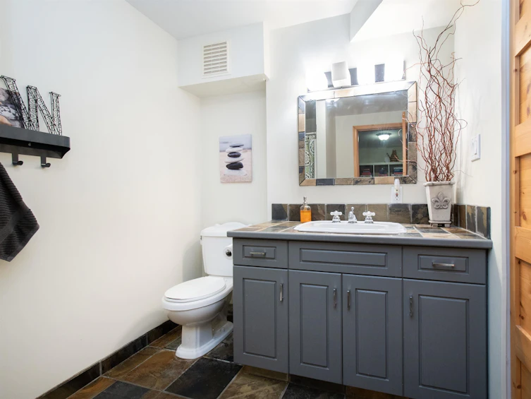 4318 Quinton Place, North Vancouver, BC, V7R 4A7 - 21