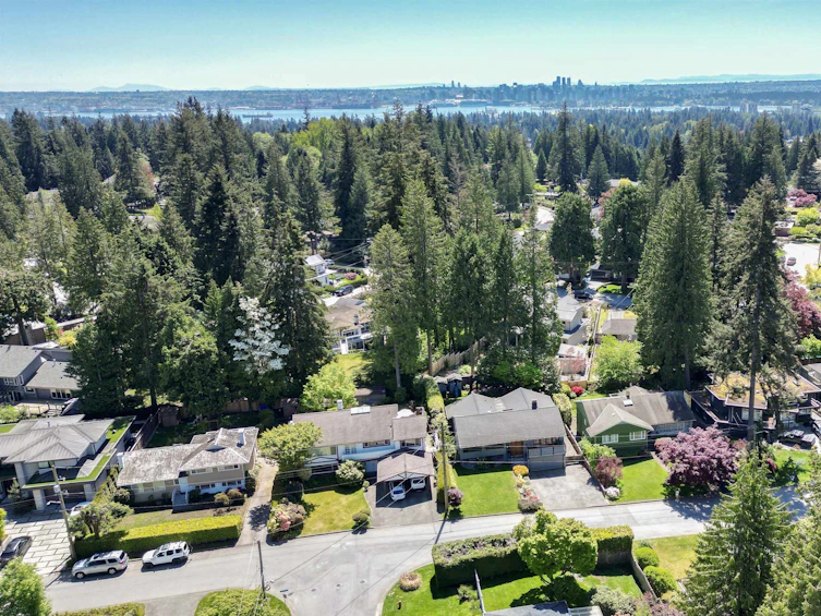 4318 Quinton Place, North Vancouver, BC, V7R 4A7 - 39