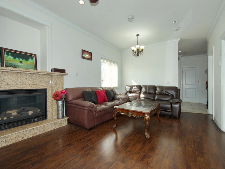 6727 Main Street, Vancouver, BC, V5X 3H4 - 3
