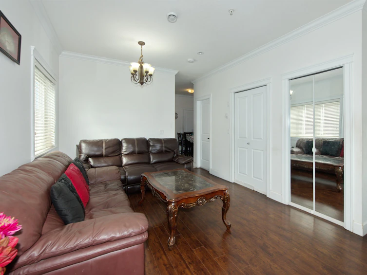 6727 Main Street, Vancouver, BC, V5X 3H4 - 4