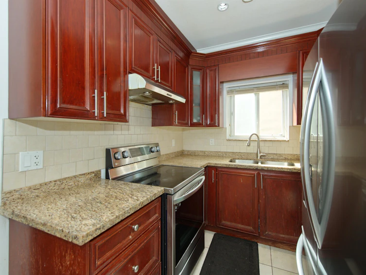 6727 Main Street, Vancouver, BC, V5X 3H4 - 12