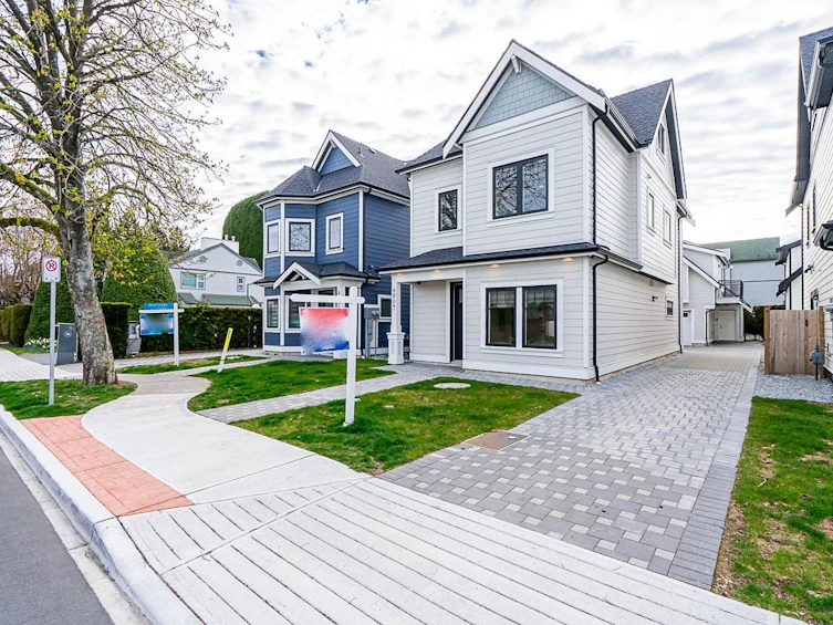 4907A 53 Street, Delta, BC, V4K 2Z3 - 2