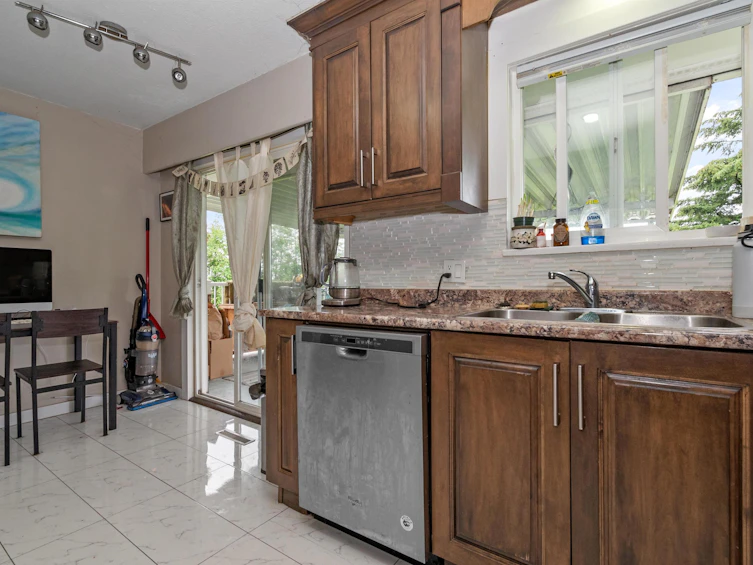5825 Jinkerson Road, Chilliwack, BC, V2R 0C8 - 12
