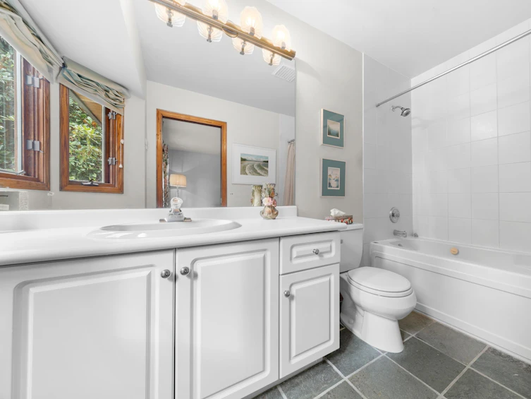 1635 Draycott Road, North Vancouver, BC, V7J 1W3 - 33