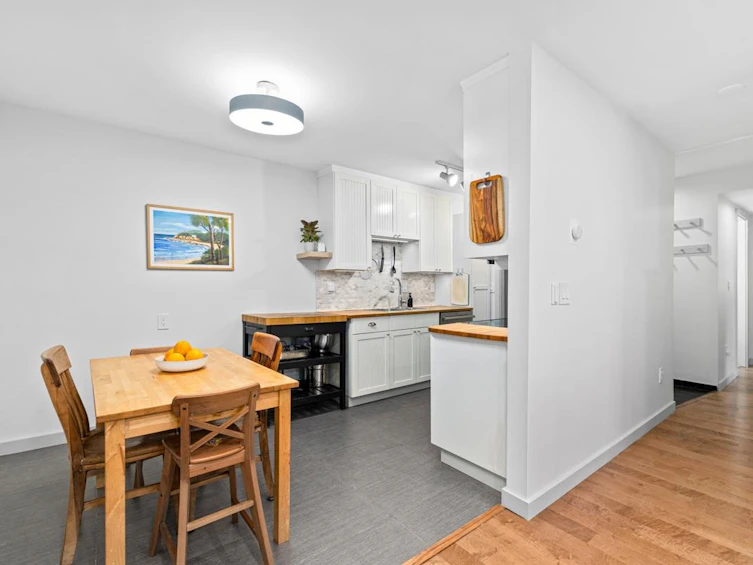 104-1066 E 8th Avenue, Vancouver, BC, V5T 1T9 - 2