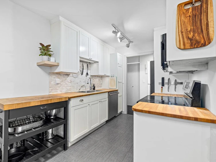 104-1066 E 8th Avenue, Vancouver, BC, V5T 1T9 - 3