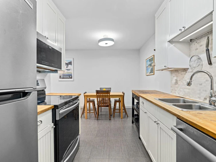 104-1066 E 8th Avenue, Vancouver, BC, V5T 1T9 - 4