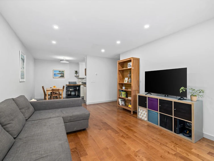 104-1066 E 8th Avenue, Vancouver, BC, V5T 1T9 - 8