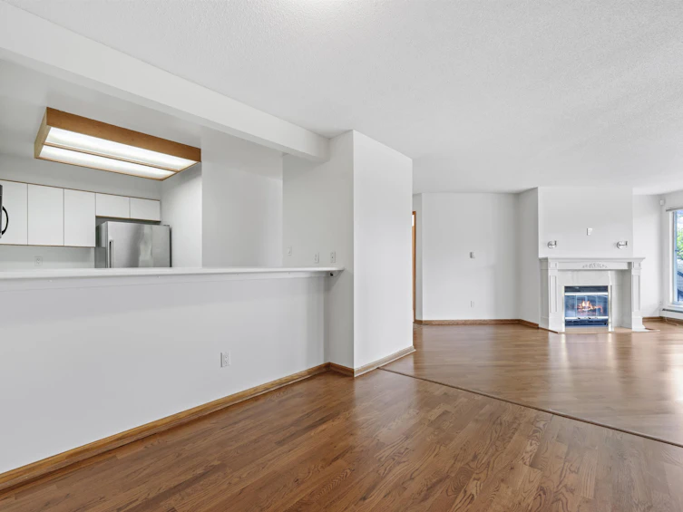 1102-33 Chesterfield Place, North Vancouver, BC, V7M 3K4 - 6