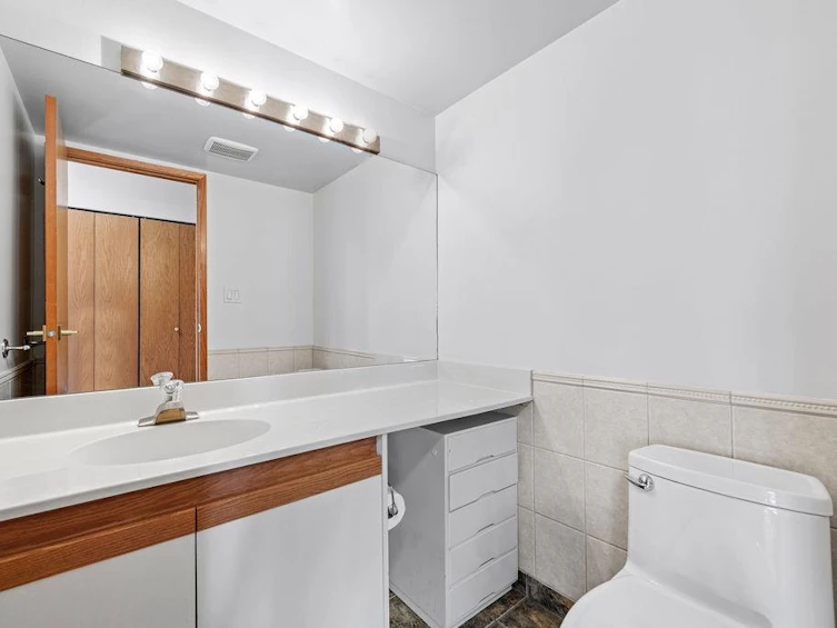 1102-33 Chesterfield Place, North Vancouver, BC, V7M 3K4 - 22