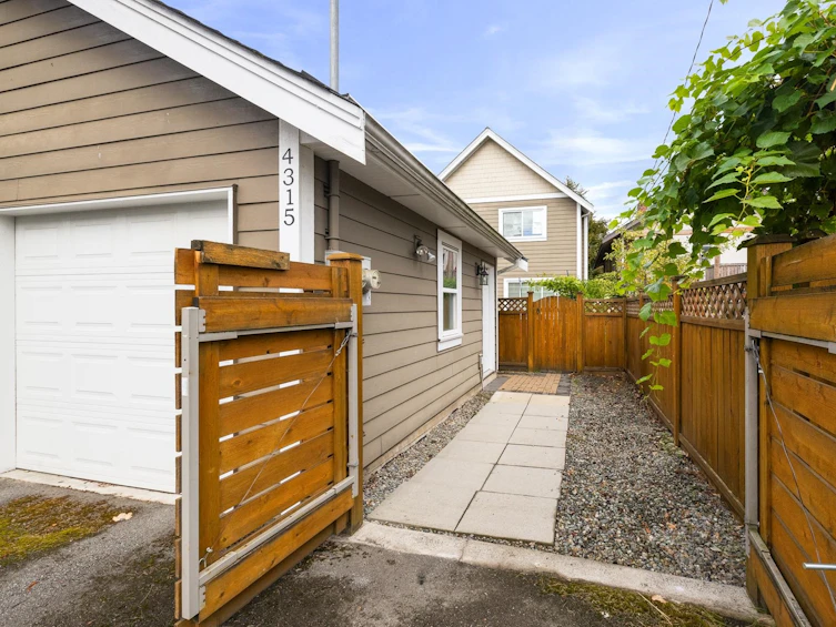 4313 Perry Street, Vancouver, BC, V5N 3X6 - 29