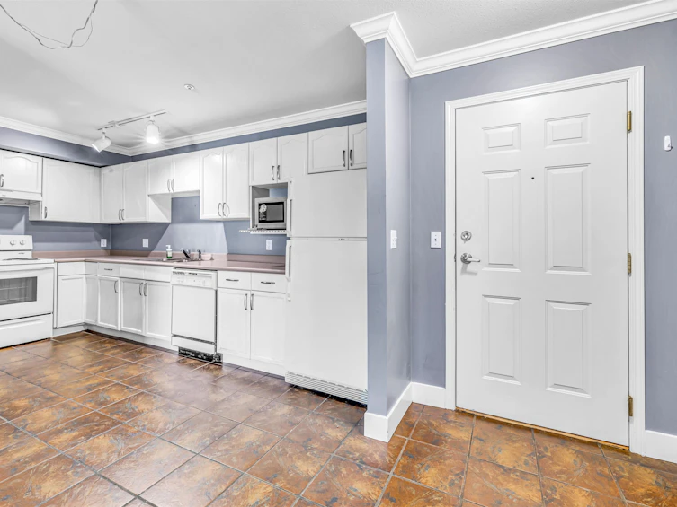 338-33173 Old Yale Road, Abbotsford, BC, V2S 2J4 - 2