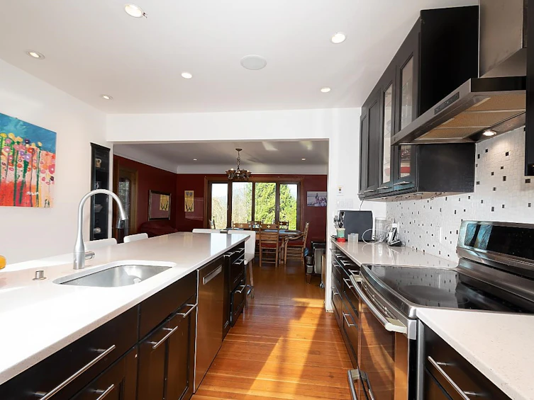 4086 W 8th Avenue, Vancouver, BC, V6R 1Z6 - 13