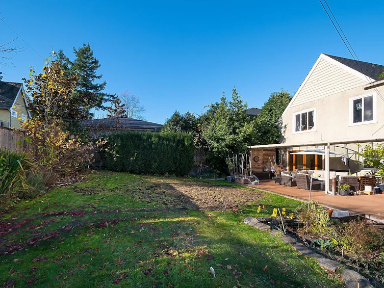 4086 W 8th Avenue, Vancouver, BC, V6R 1Z6 - 25