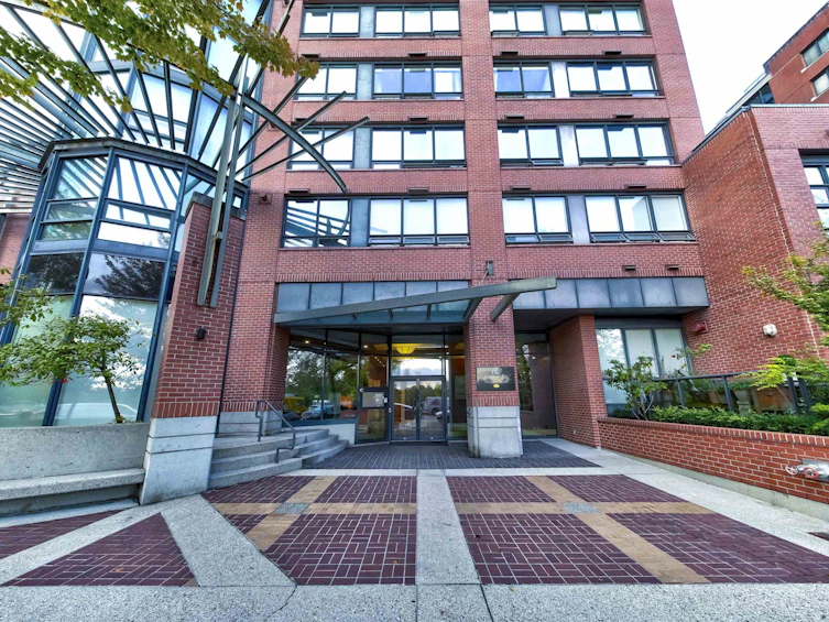 12E-199 Drake Street, Vancouver, BC, V6Z 2T9 - 3