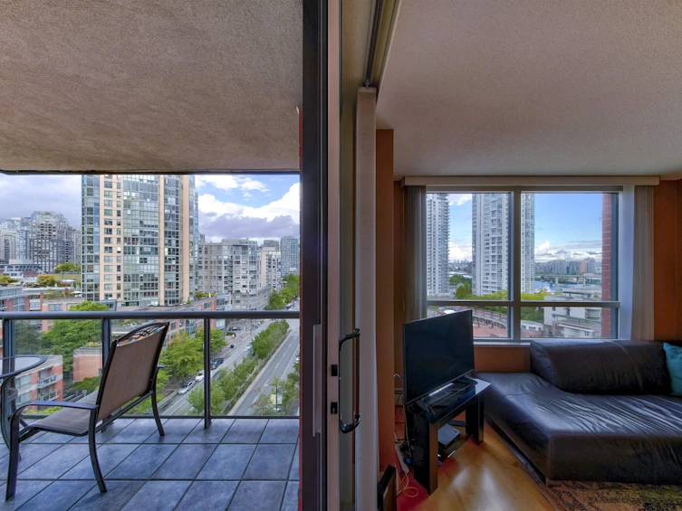 12E-199 Drake Street, Vancouver, BC, V6Z 2T9 - 34
