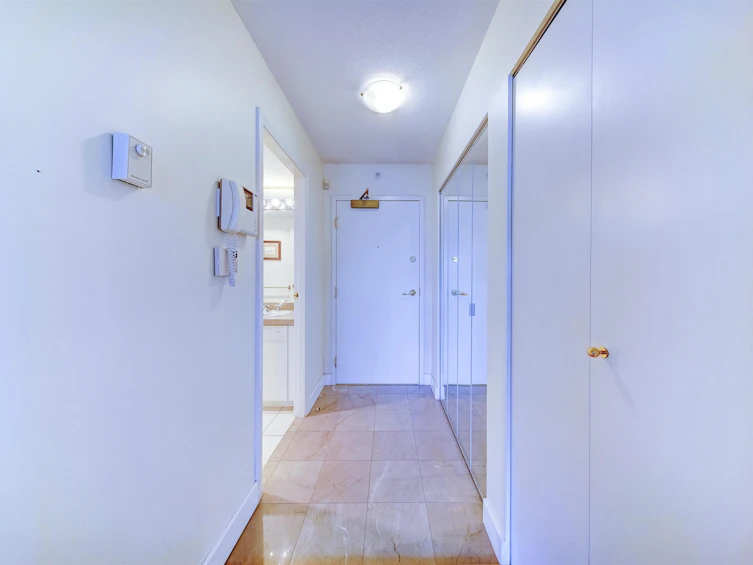 12E-199 Drake Street, Vancouver, BC, V6Z 2T9 - 12