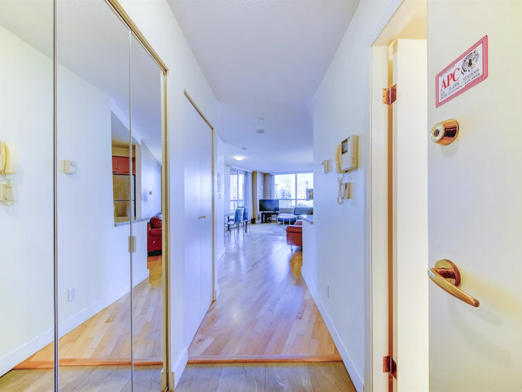 12E-199 Drake Street, Vancouver, BC, V6Z 2T9 - 13