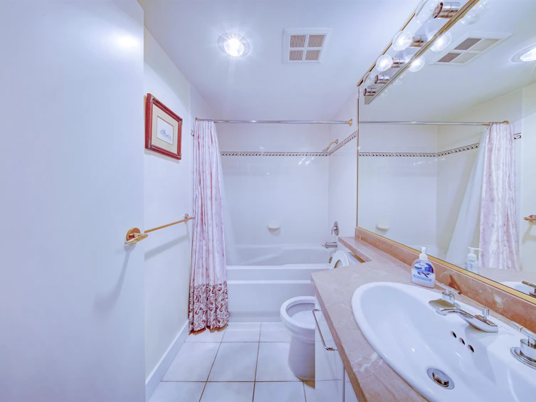 12E-199 Drake Street, Vancouver, BC, V6Z 2T9 - 14