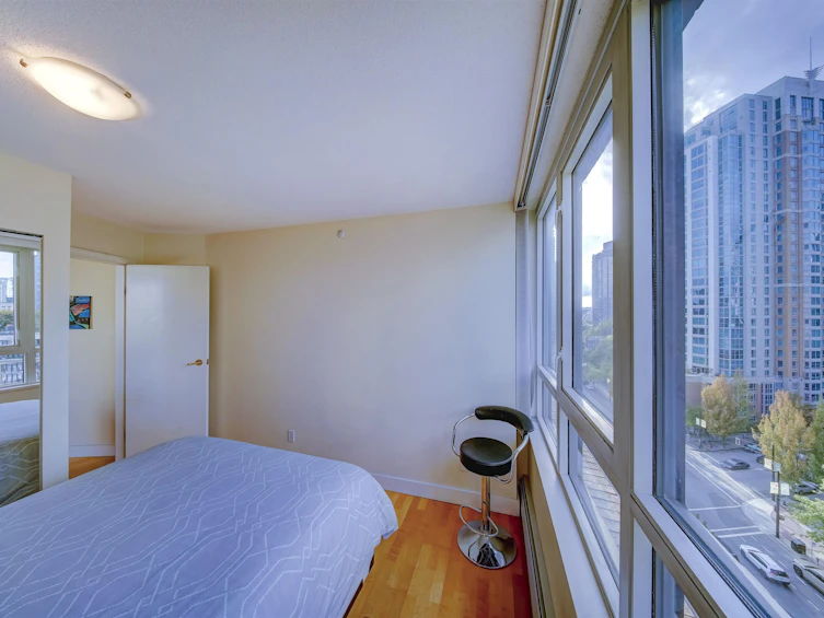 12E-199 Drake Street, Vancouver, BC, V6Z 2T9 - 16