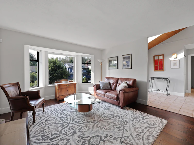 684 Wilding Place, North Vancouver, BC, V7N 4J2 - 3