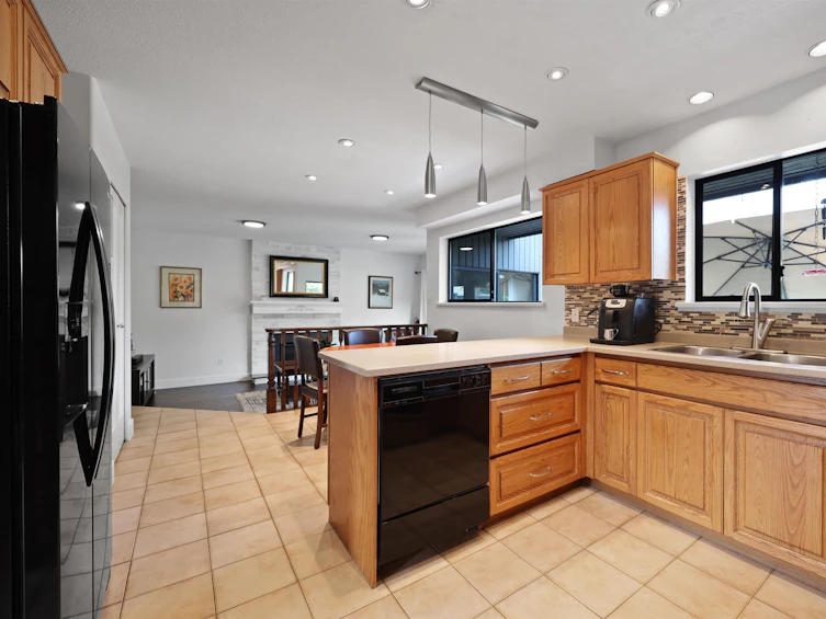 684 Wilding Place, North Vancouver, BC, V7N 4J2 - 8