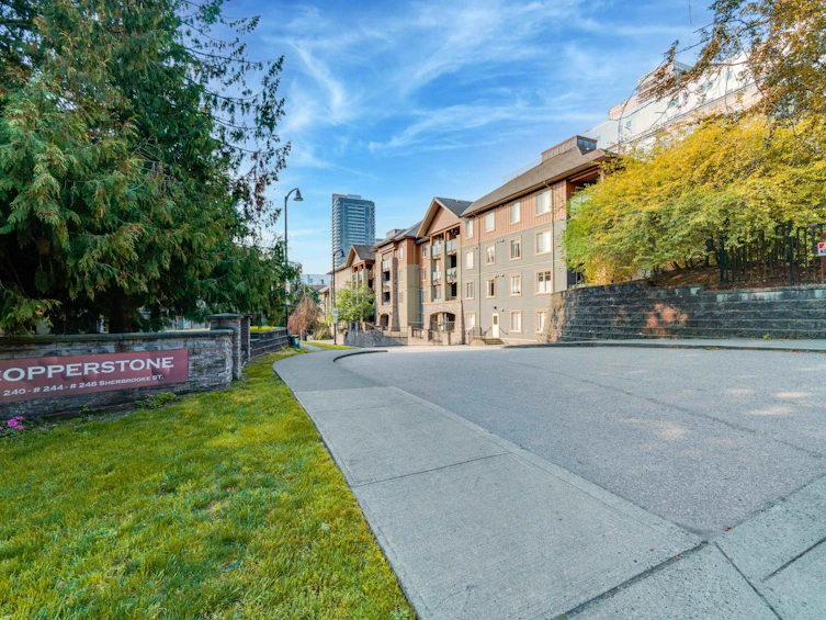 3201-240 Sherbrooke Street, New Westminster, BC, V3L 0A4 - 3