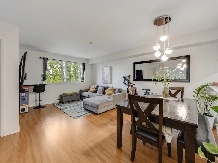 409-10533 University Drive, Surrey, BC, V3T 5T7 - 2