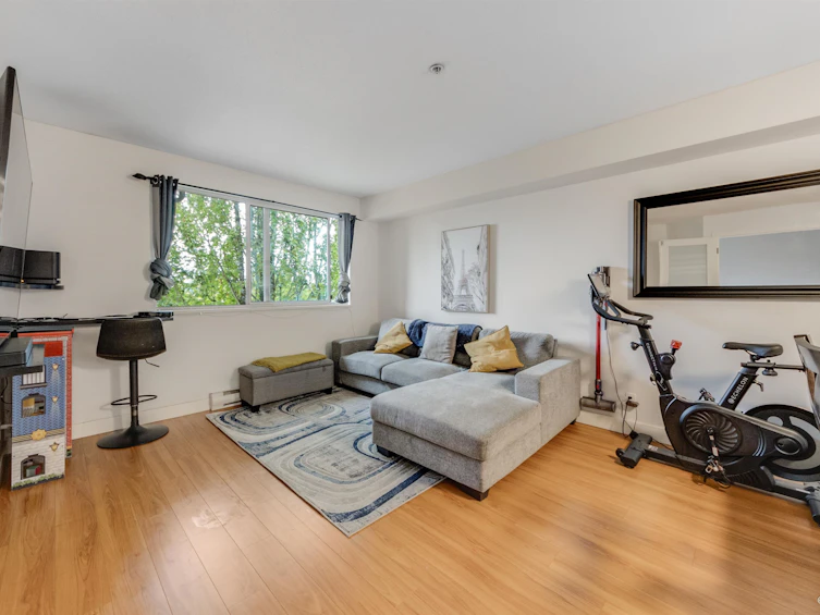 409-10533 University Drive, Surrey, BC, V3T 5T7 - 3