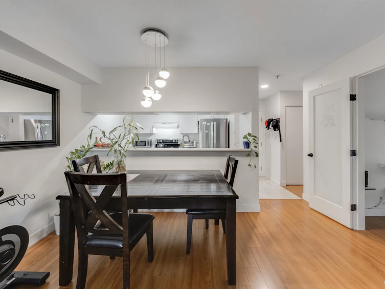 409-10533 University Drive, Surrey, BC, V3T 5T7 - 8