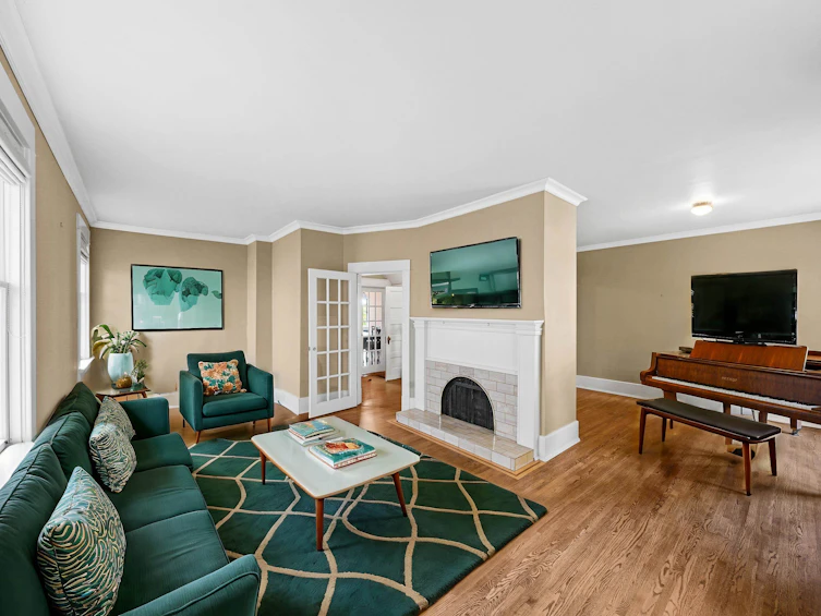 155 E Windsor Road, North Vancouver, BC, V7N 1J9 - 7