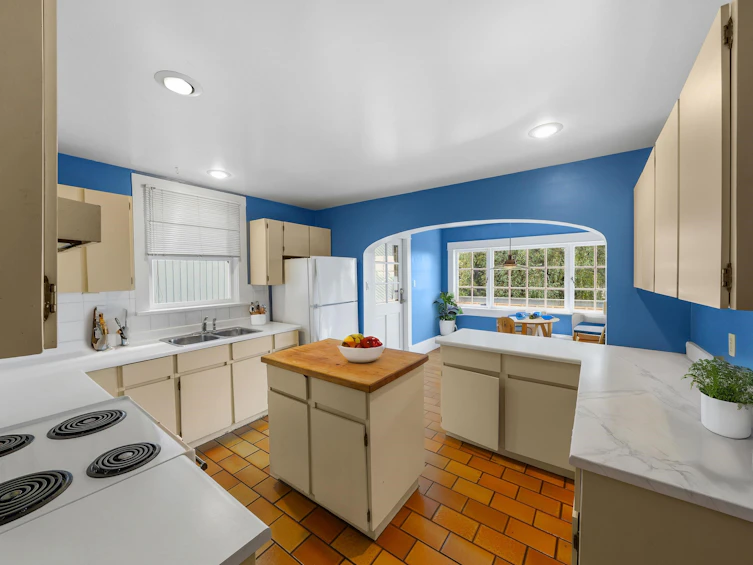 155 E Windsor Road, North Vancouver, BC, V7N 1J9 - 8