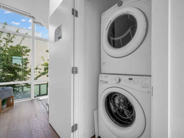 TH05-200 Nelson's Crescent, New Westminster, BC, V3L 0H4 - 24